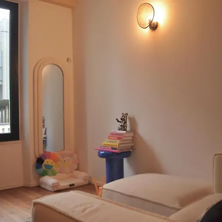 T2 Centre Apartment *